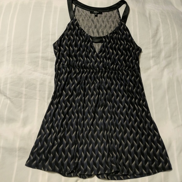 Express Keyhole Top - Picture 2 of 5